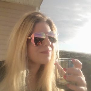 Meet your Posher, Ambrosia